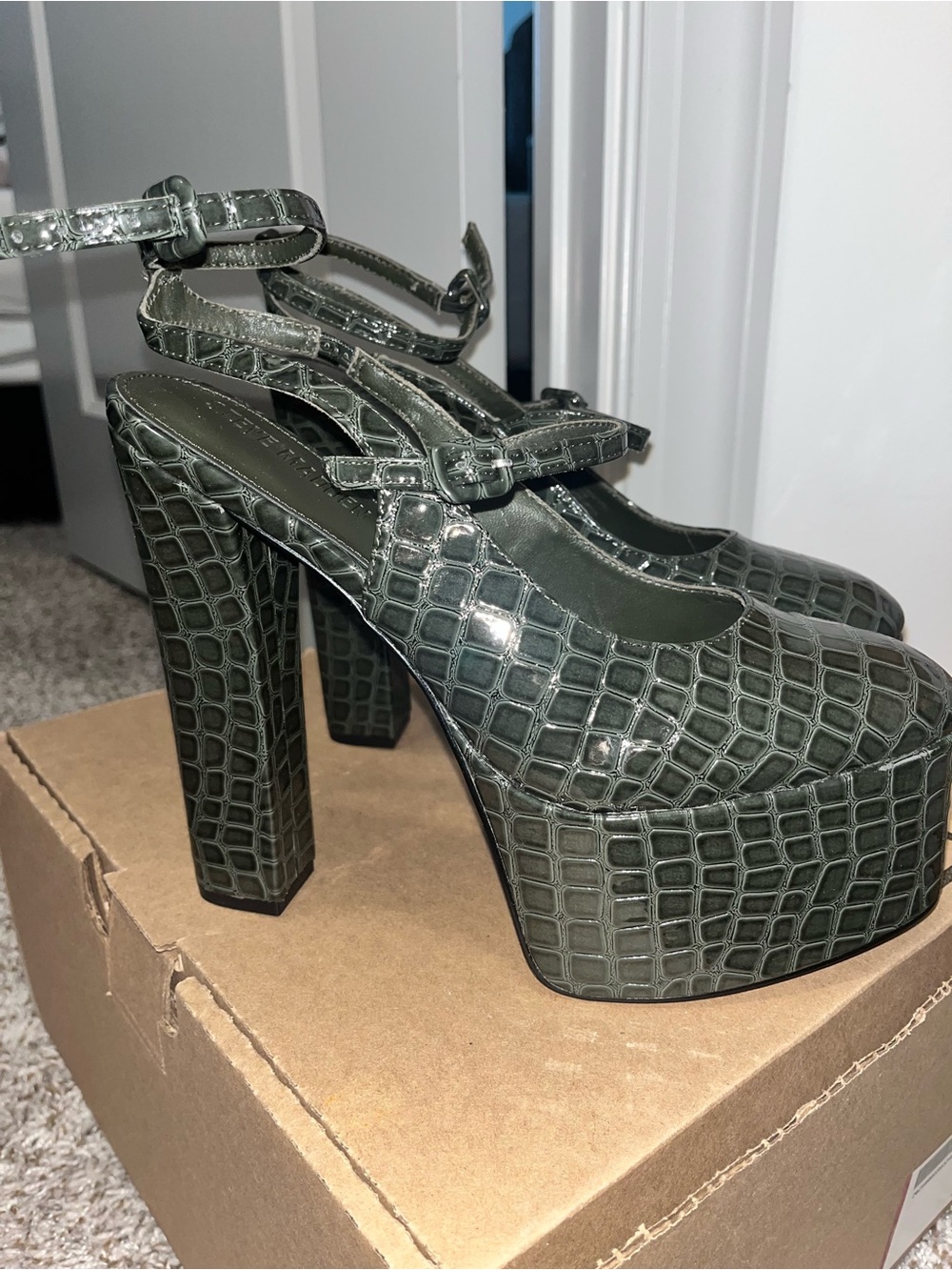 Steve Madden Women's Croc-Embossed Platform Slingback Heels in Olive Green - Picture 2 of 6